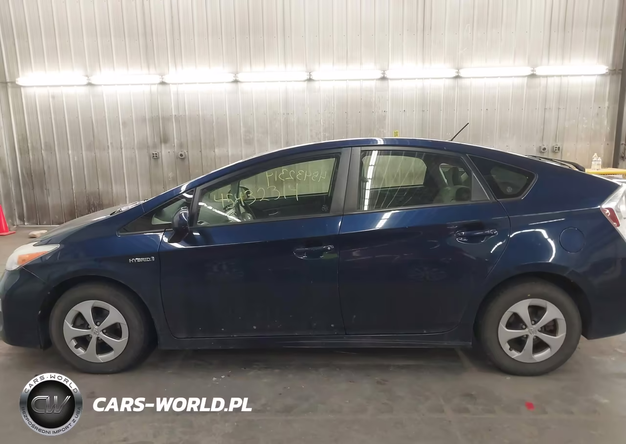 2013 Toyota Prius Two VIN:JTDKN3DU5D1634784 - 14