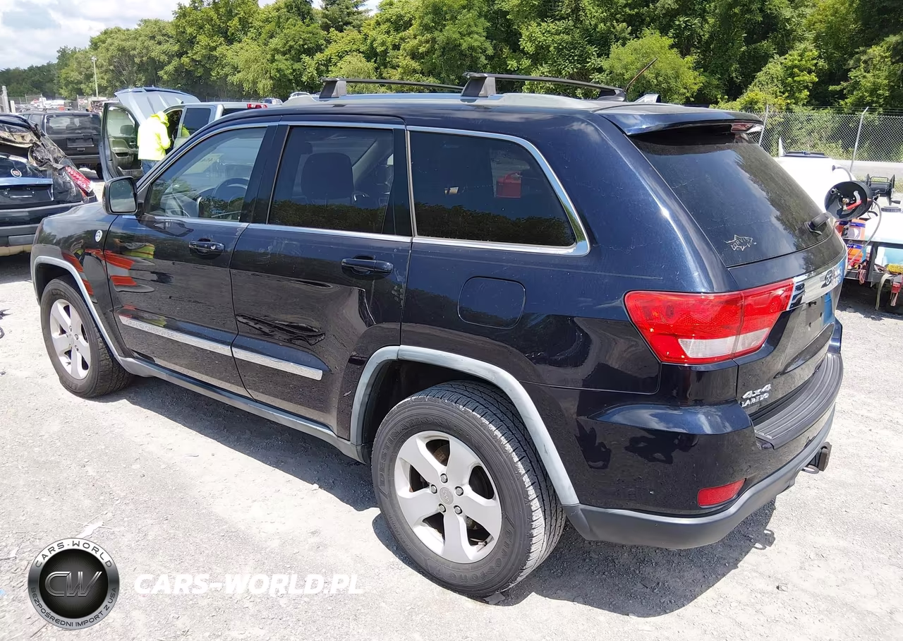 2011 Jeep Grand Cherokee Laredo VIN:1J4RR4GG4BC701532 - 3