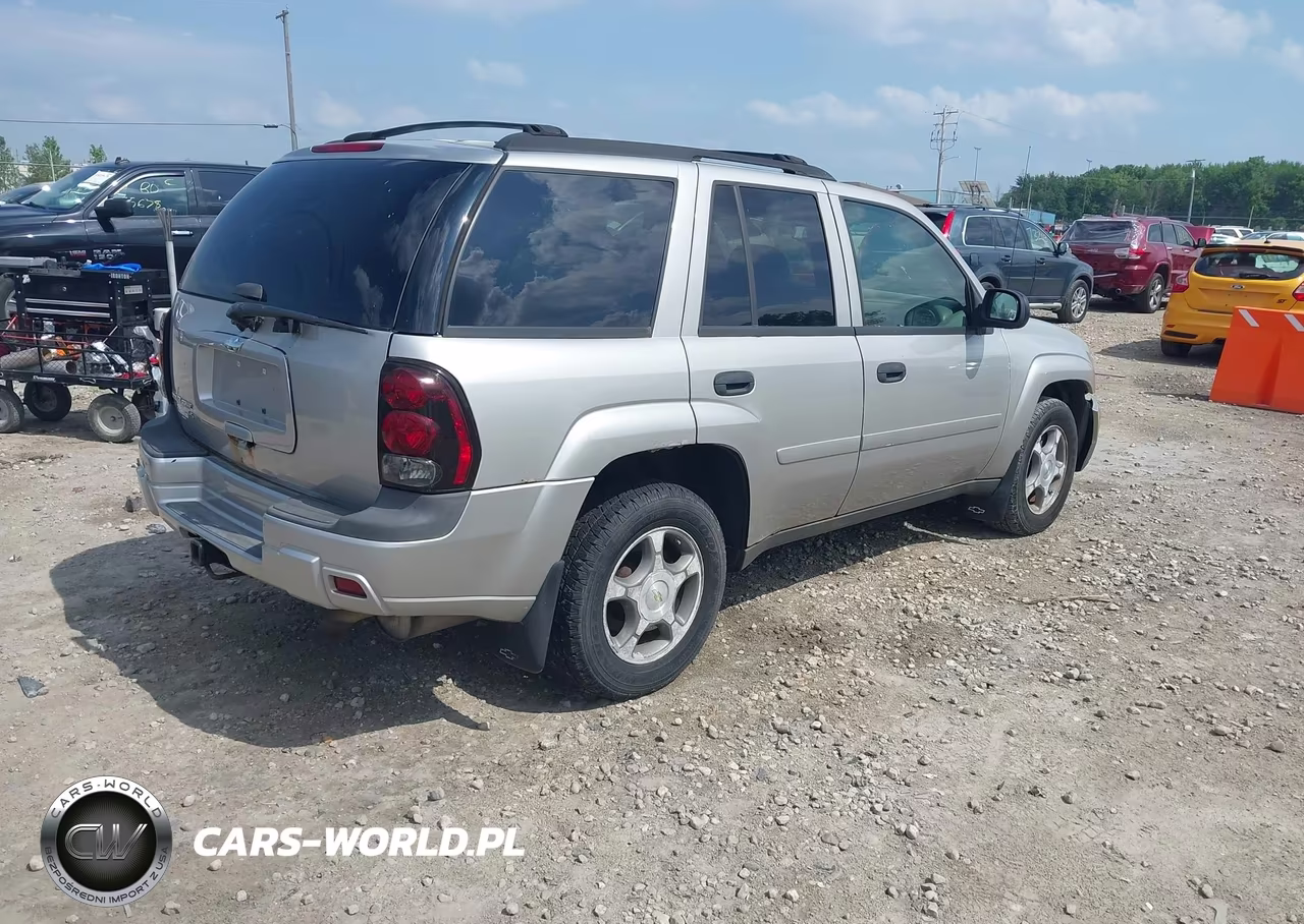2007 Chevrolet Trailblazer Ls VIN:1GNDT13S272171608 - 4