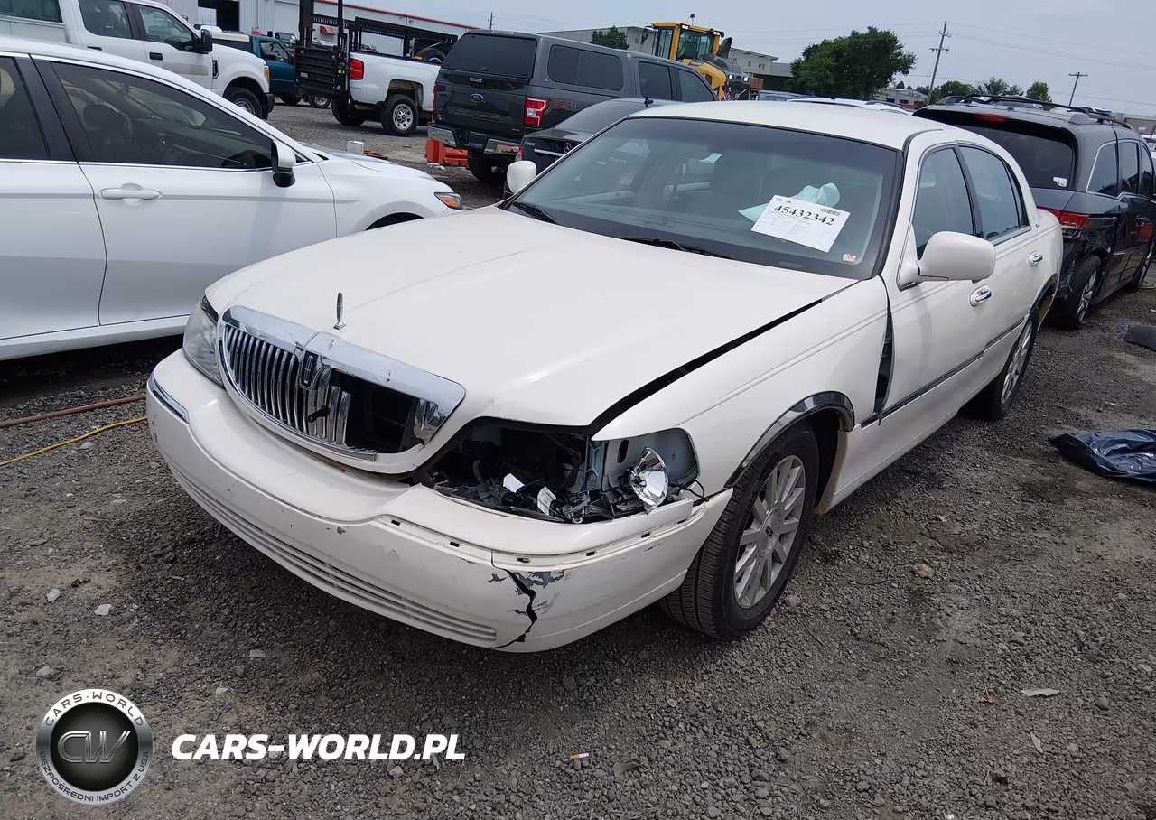 2007 Lincoln Town Car Signature VIN:1LNHM81W27Y634121 - 2