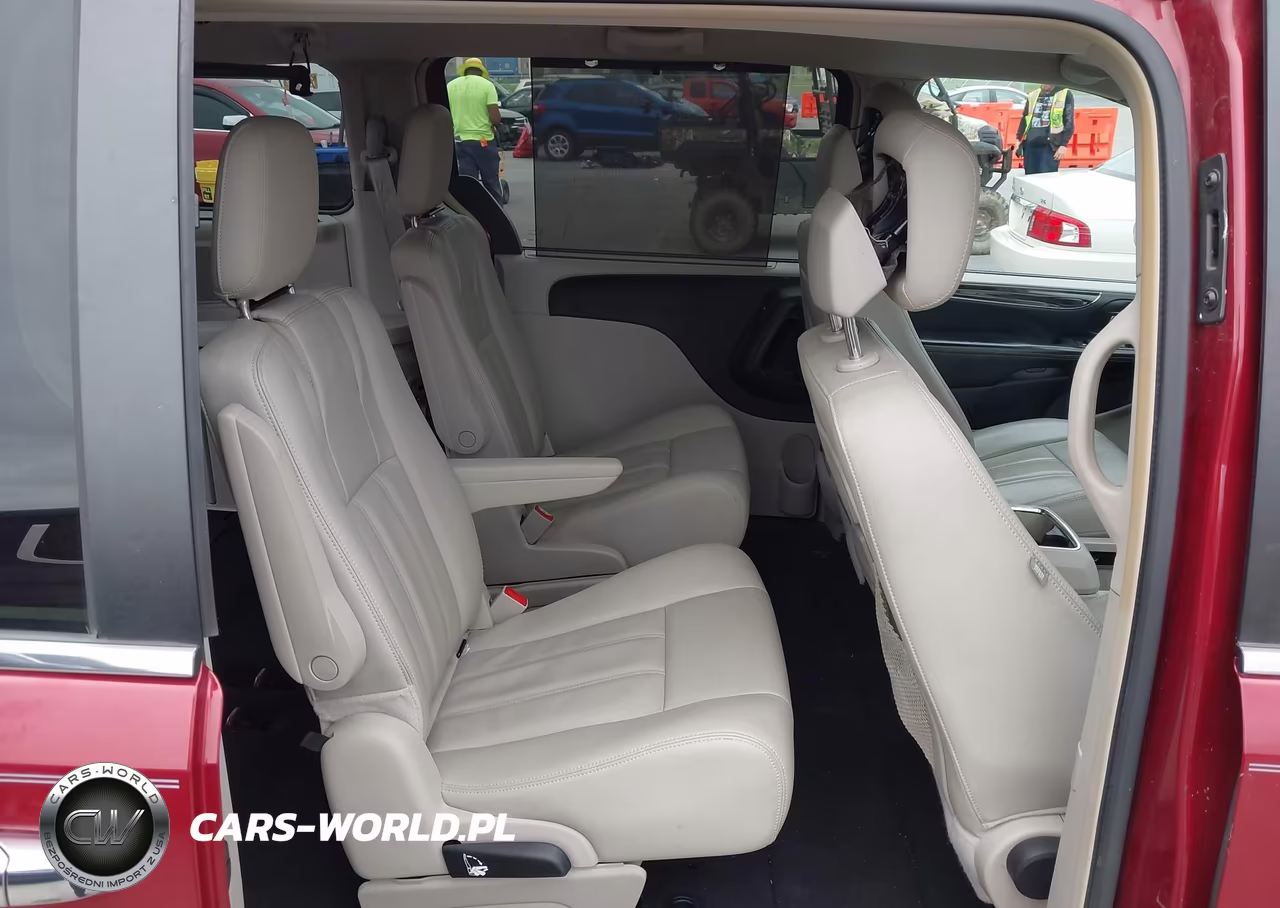 2016 Chrysler Town & Country Touring VIN:2C4RC1BG1GR246814 - 8
