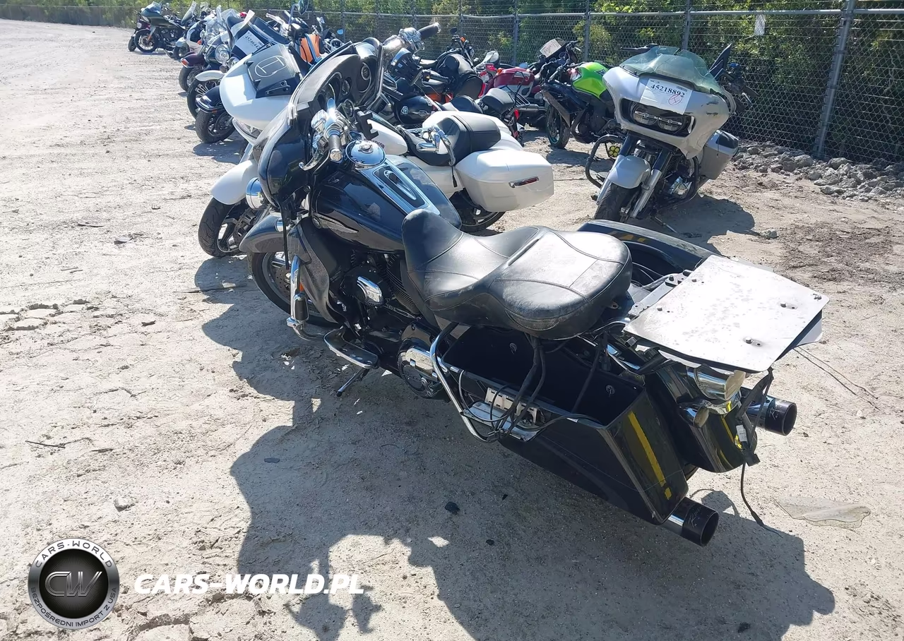 2013 Harley-Davidson Flhtcuse Cvo Ultra Elecglide-Anniv VIN:1HD1PR827DB954036 - 3