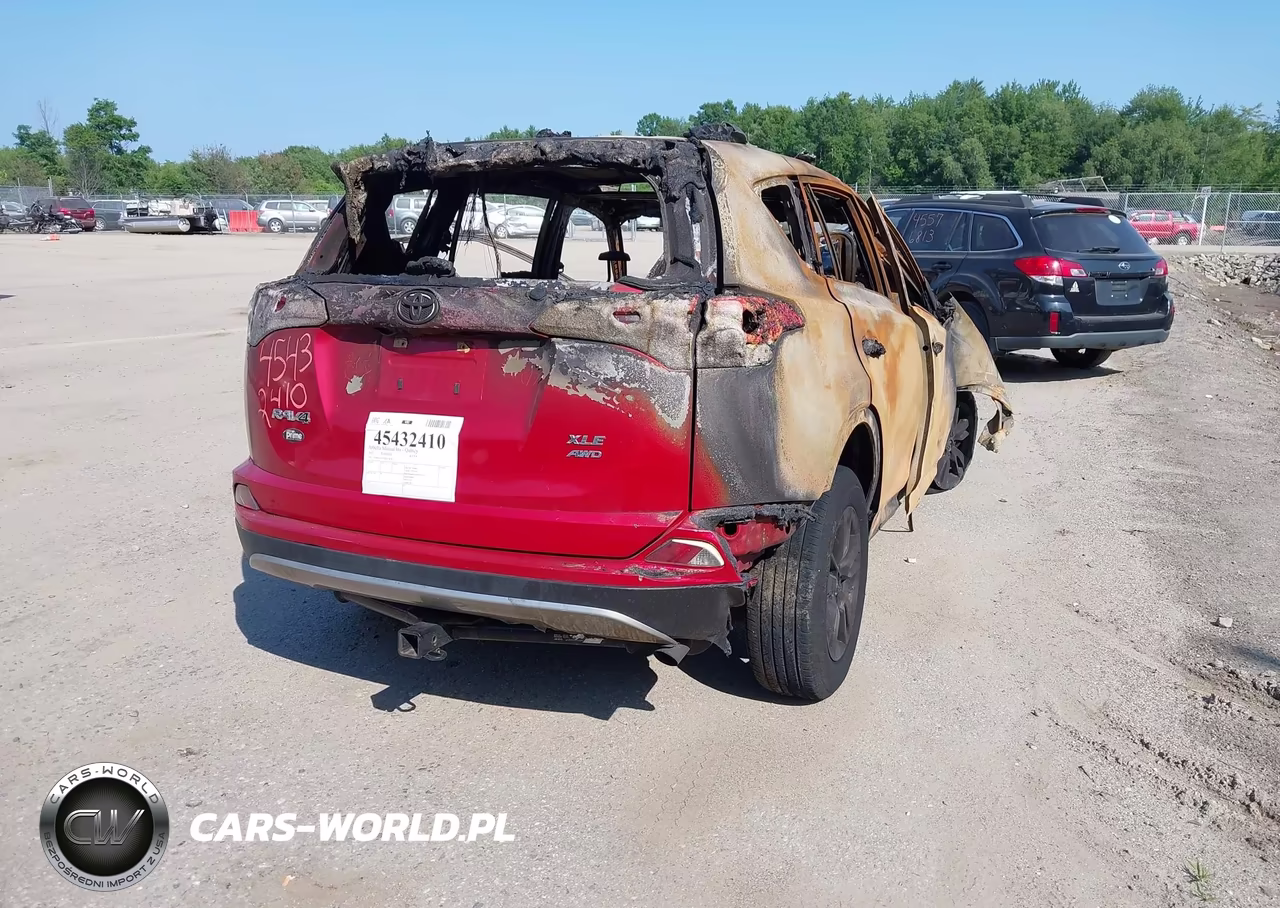 2017 Toyota Rav4 Xle VIN:JTMRFREV9HJ155828 - 4