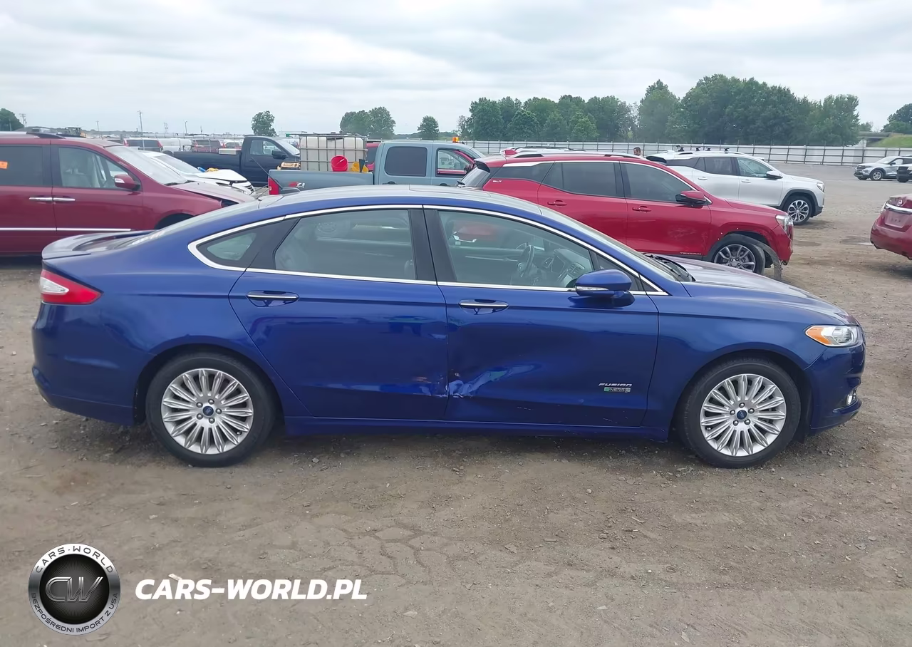 2014 Ford Fusion Energi Titanium VIN:3FA6P0SU7ER109039 - 13