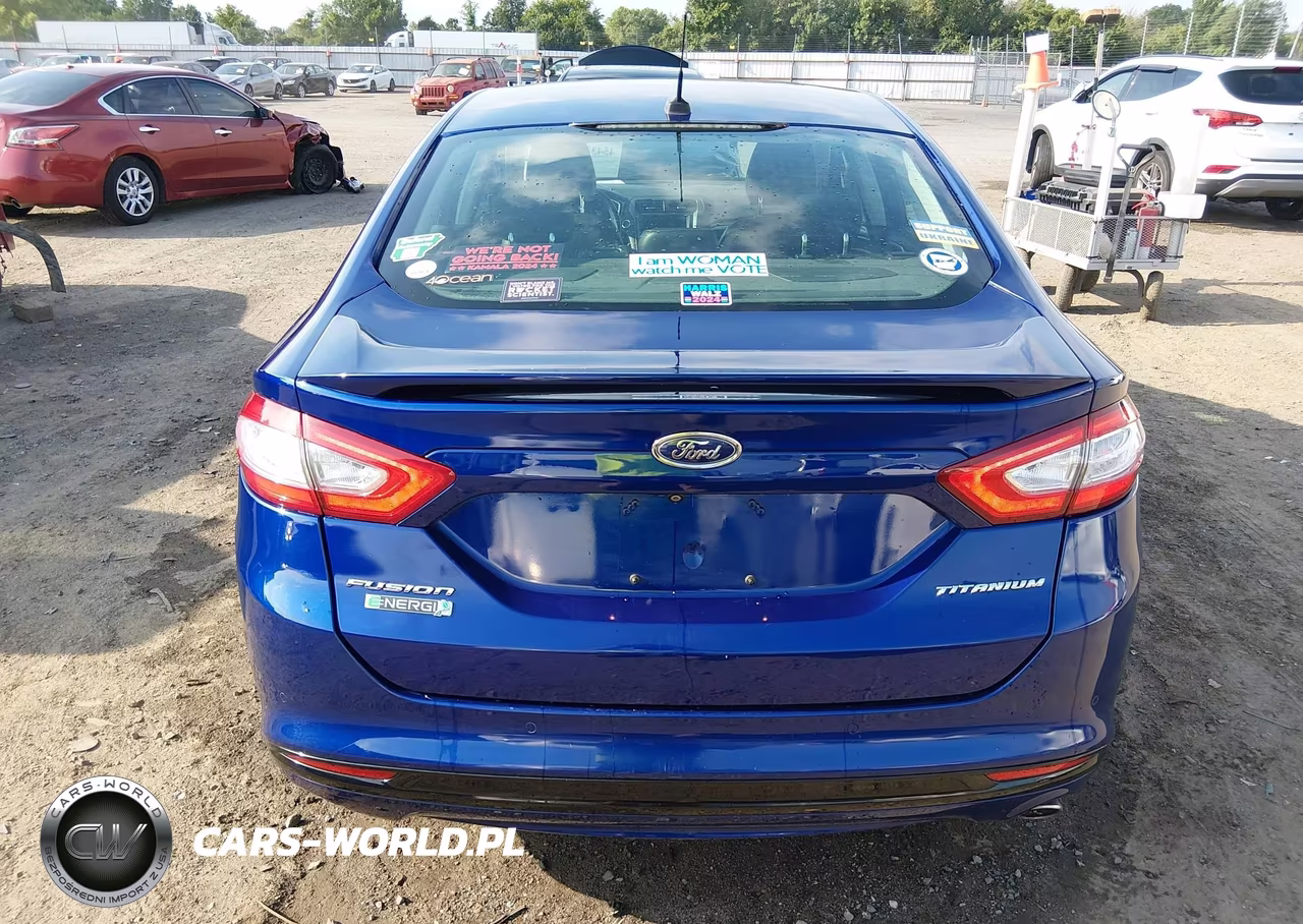 2014 Ford Fusion Energi Titanium VIN:3FA6P0SU7ER109039 - 16