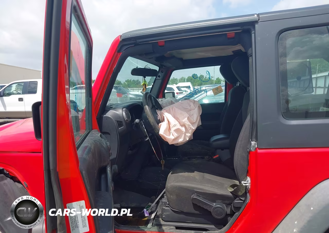 2016 Jeep Wrangler Sport VIN:1C4AJWAG0GL233630 - 5