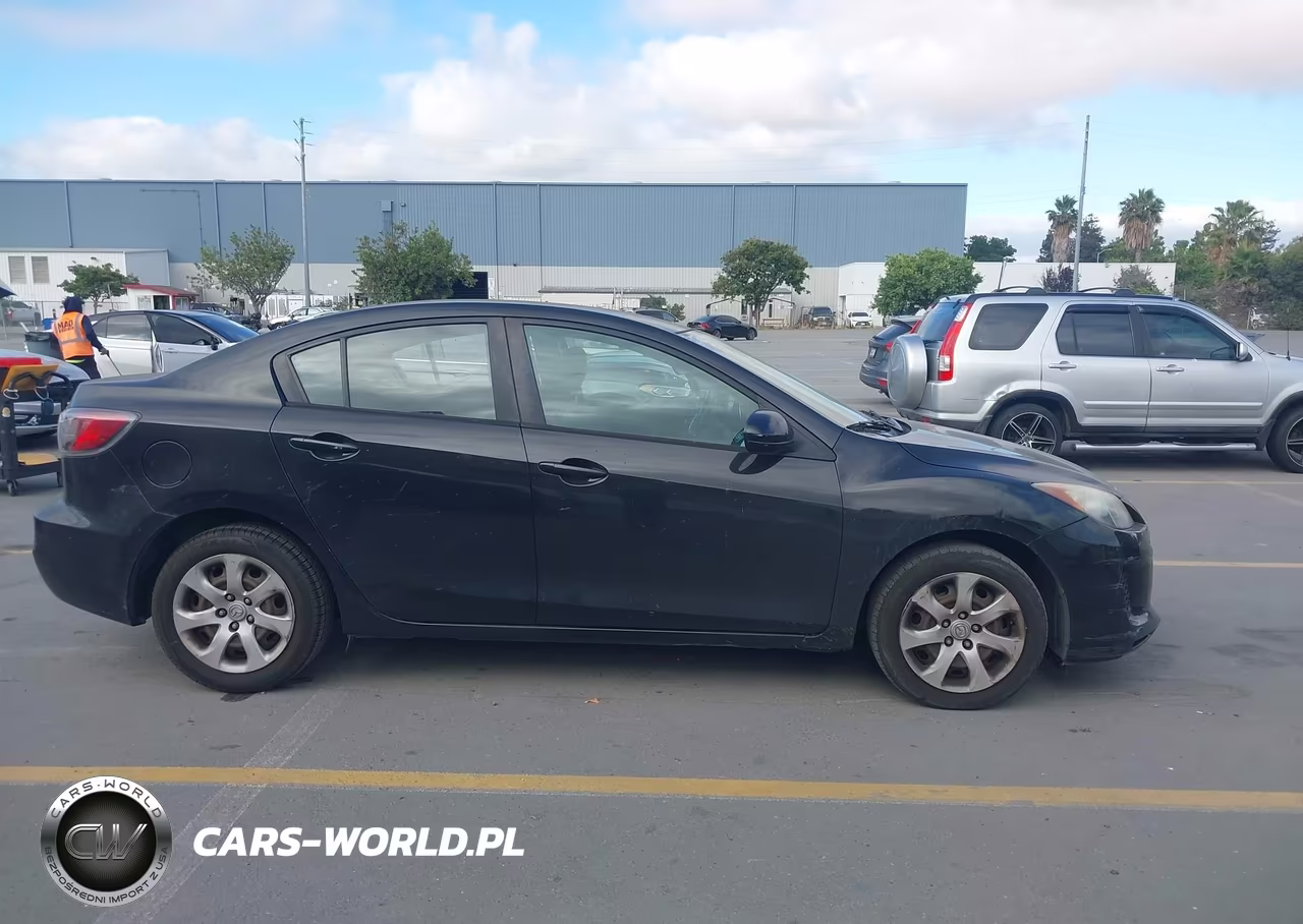 2013 Mazda Mazda3 I Sport VIN:JM1BL1UP7D1752792 - 13