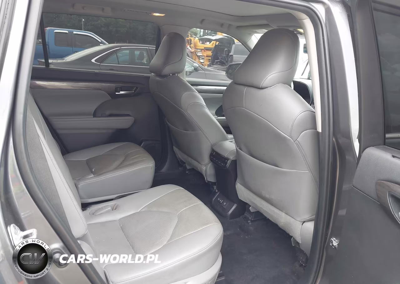 2023 Toyota Highlander Platinum VIN:5TDKDRAH9PS042440 - 8