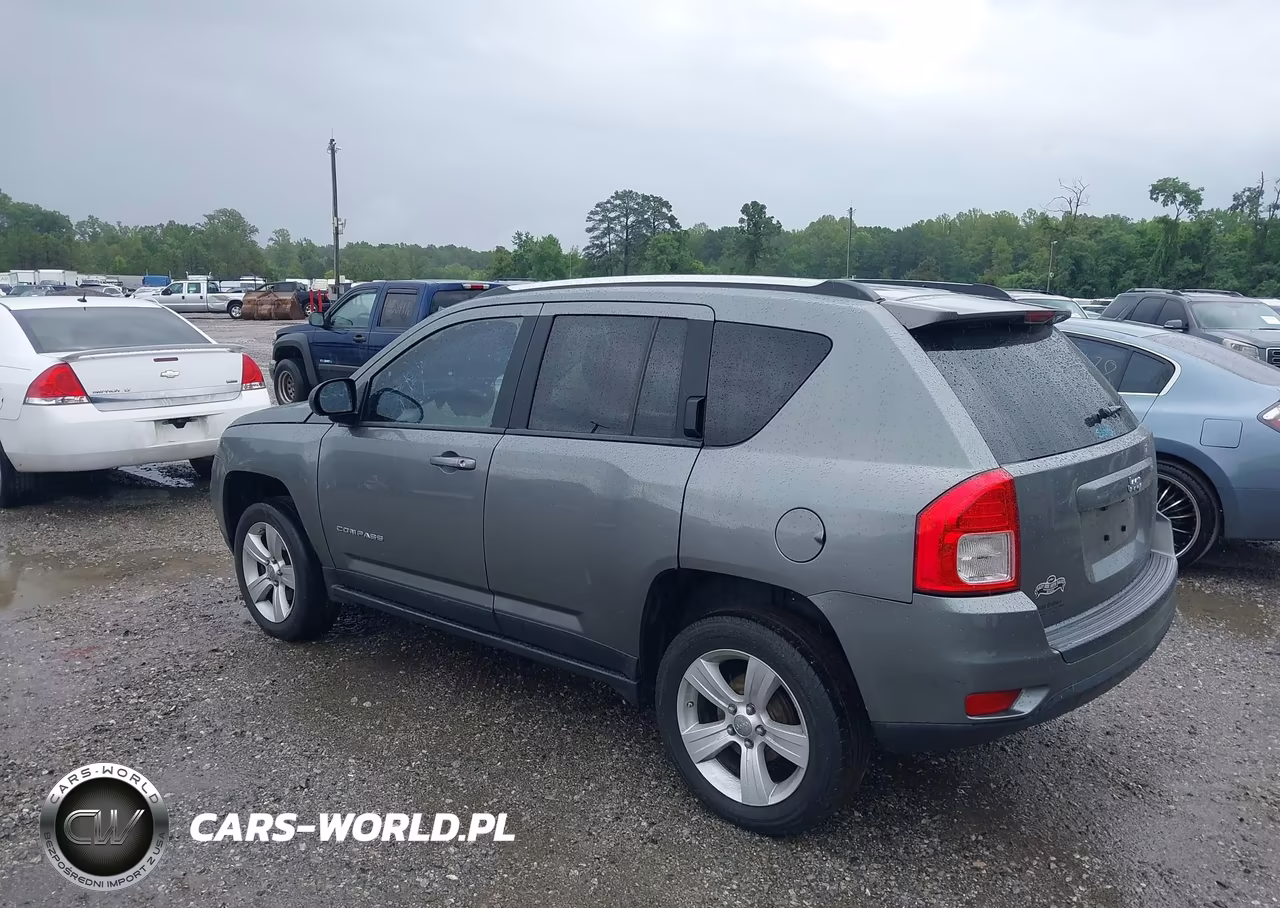 2012 Jeep Compass Latitude VIN:1C4NJCEAXCD678189 - 3