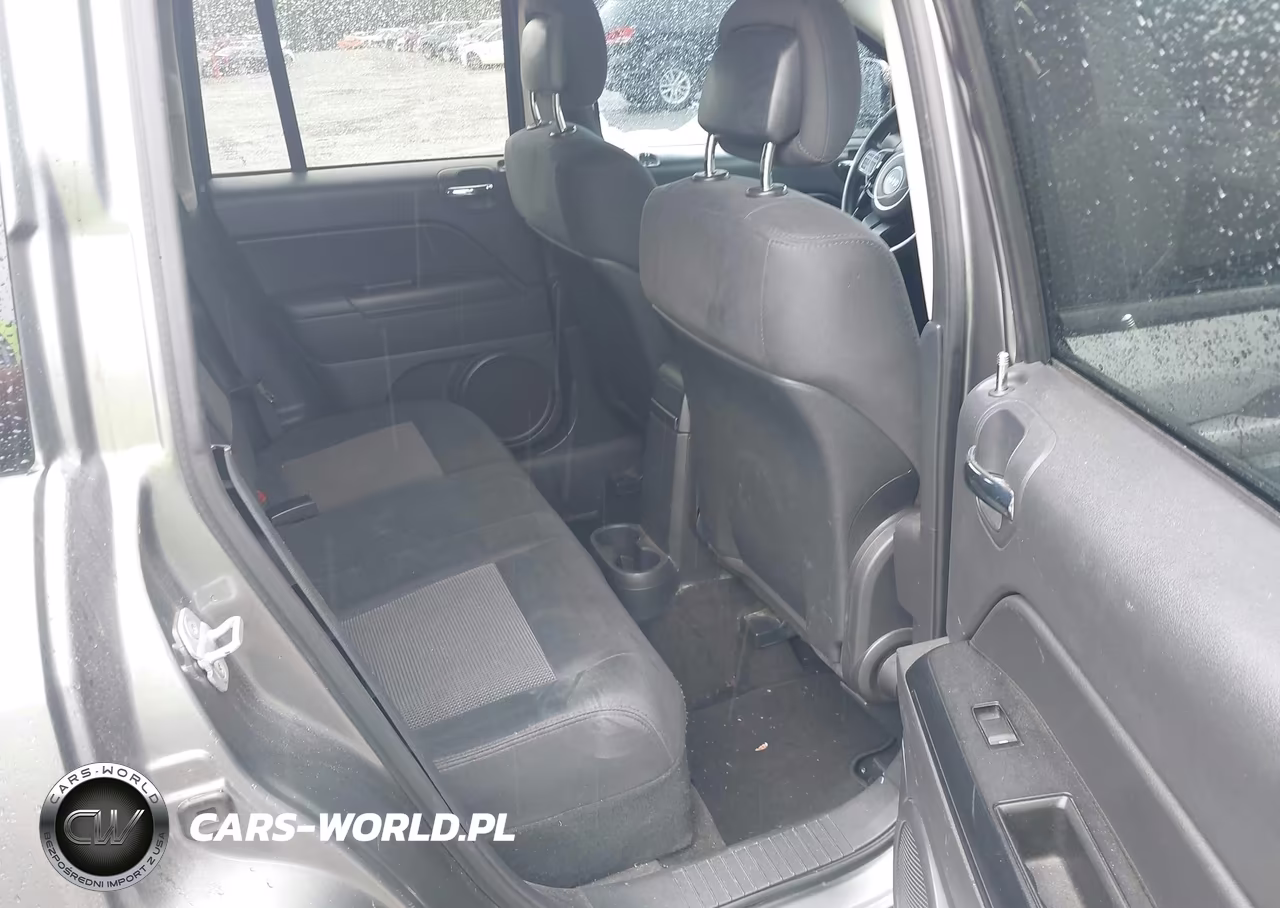 2012 Jeep Compass Latitude VIN:1C4NJCEAXCD678189 - 8
