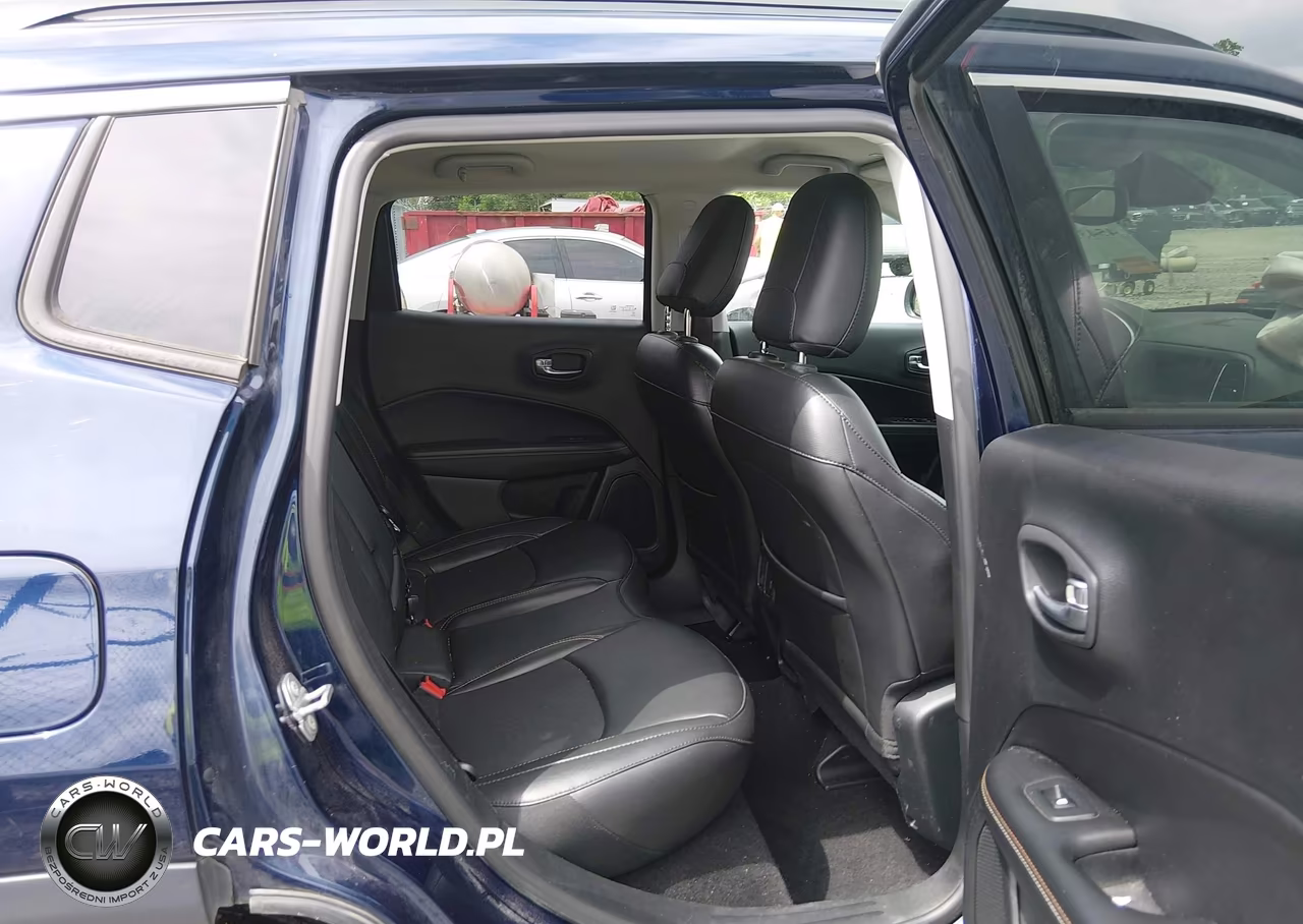 2019 Jeep Compass Latitude 4X4 VIN:3C4NJDBB2KT674648 - 8