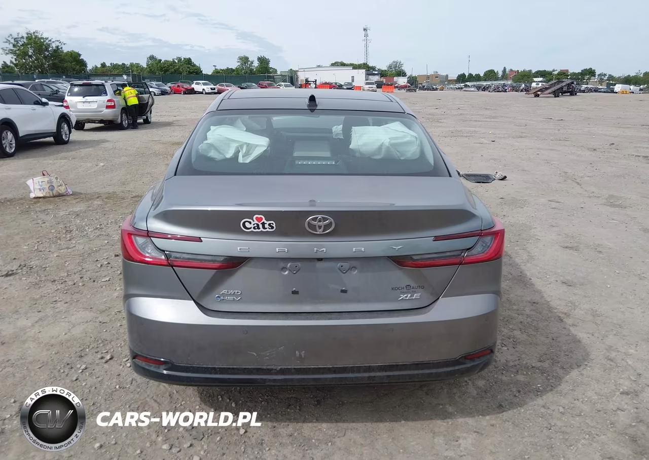 2026 Toyota Camry Xle VIN:4T1DBADK1TU542651 - 16