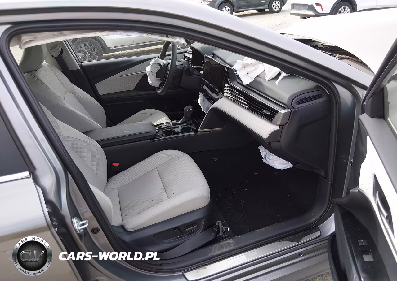2026 Toyota Camry Xle VIN:4T1DBADK1TU542651 - 5