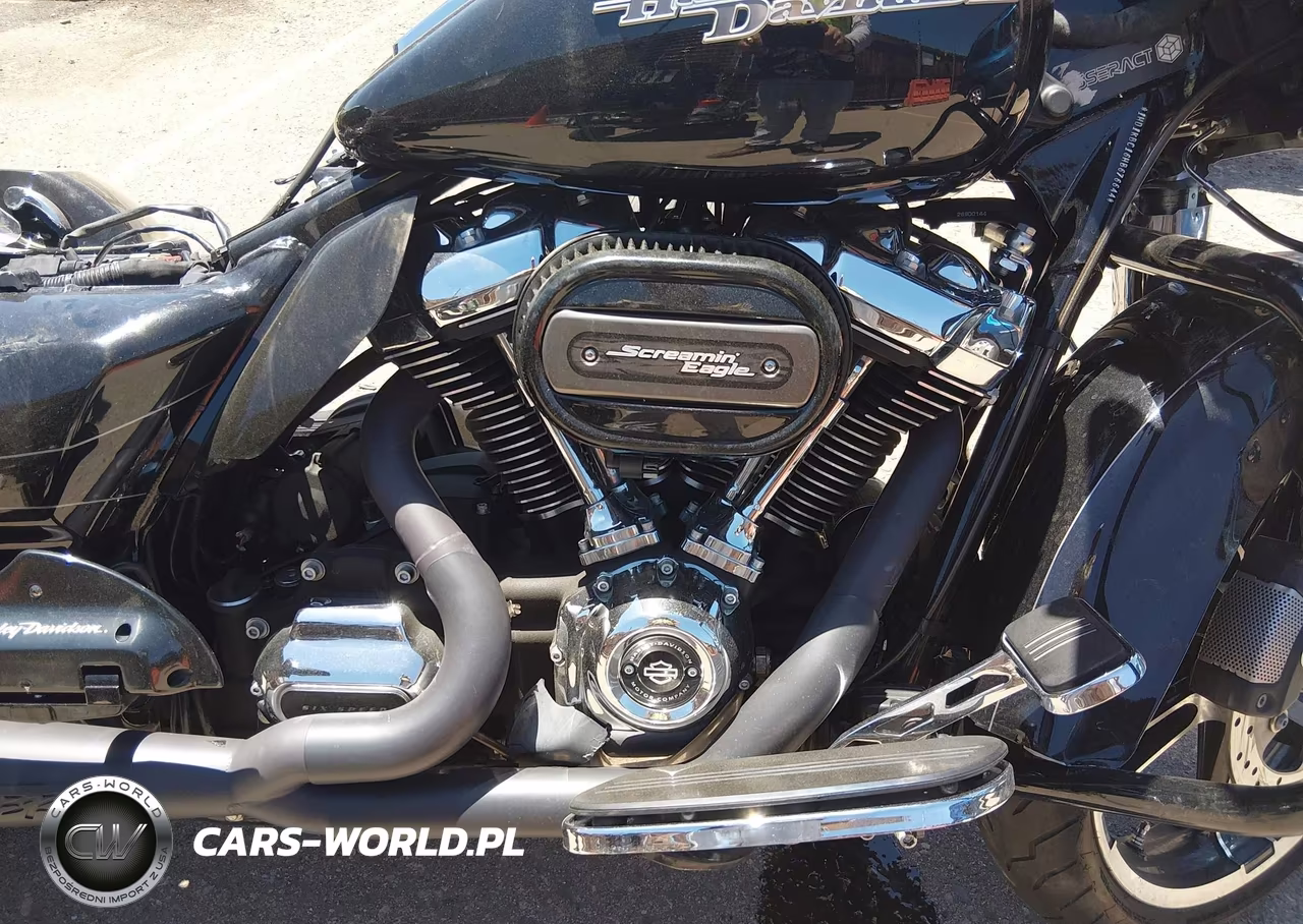 2017 Harley-Davidson Flhx Street Glide VIN:1HD1KBC16HB676644 - 8