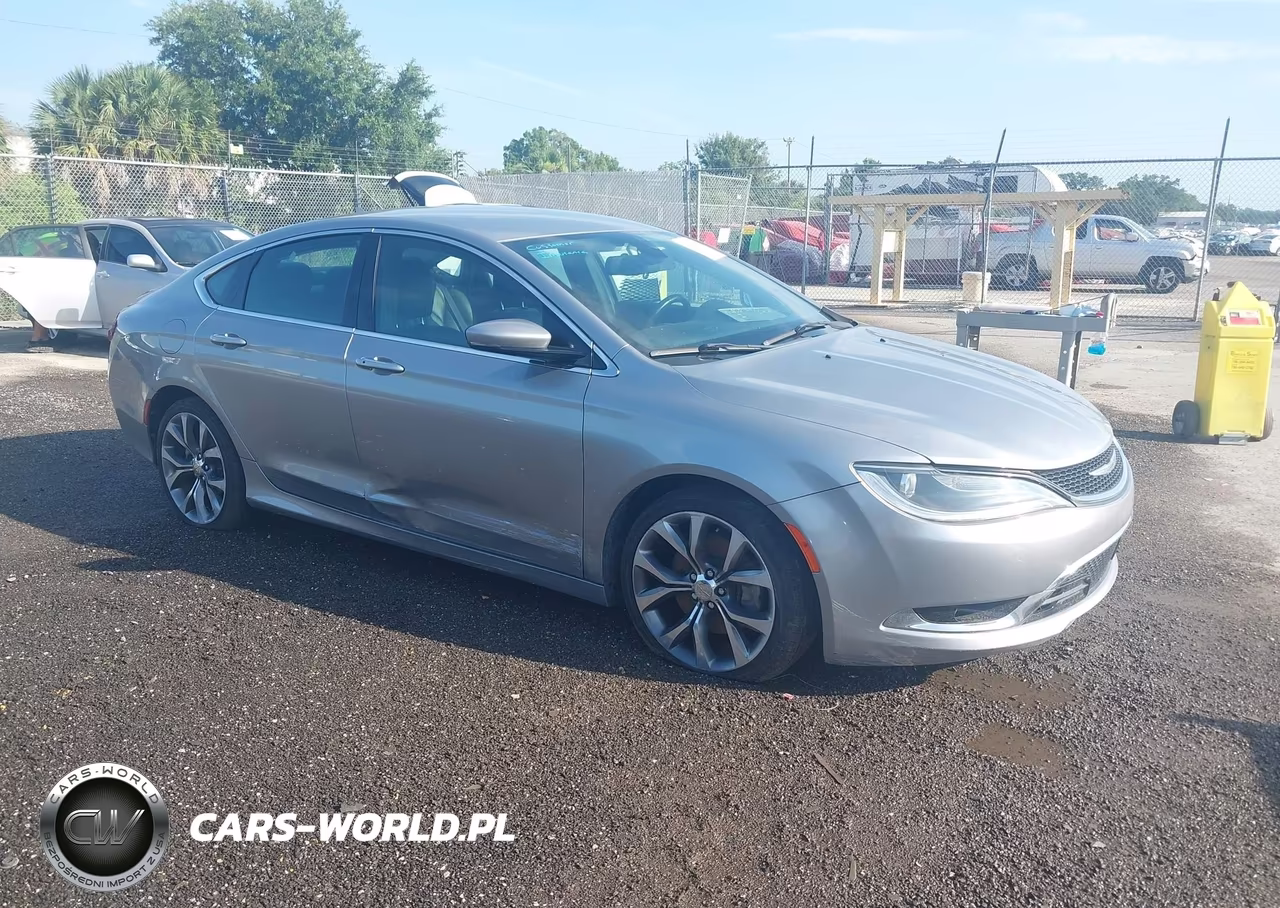 2015 Chrysler 200 C – zdjęcie 1 z 17