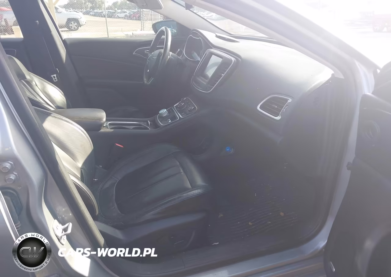 2015 Chrysler 200 C VIN:1C3CCCEG6FN556938 - 5