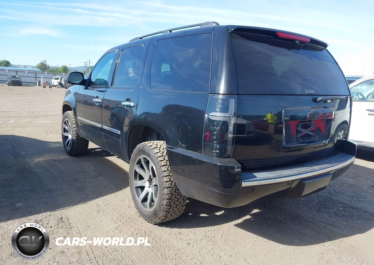 2011 Chevrolet Tahoe Ltz VIN:1GNSKCE05BR236680 - 3