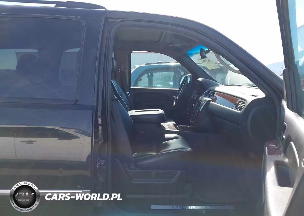 2011 Chevrolet Tahoe Ltz VIN:1GNSKCE05BR236680 - 5