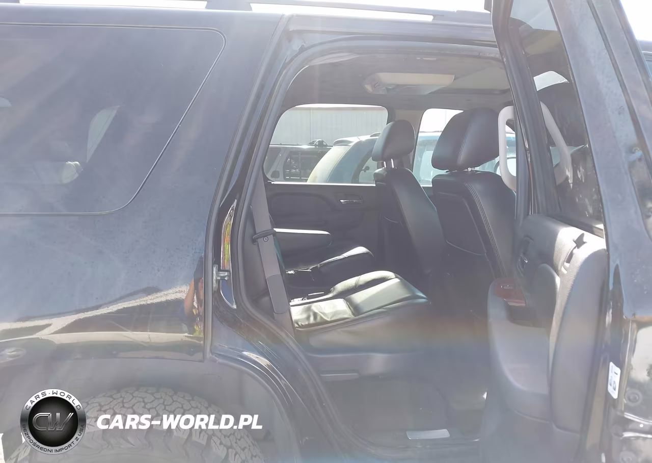 2011 Chevrolet Tahoe Ltz VIN:1GNSKCE05BR236680 - 8