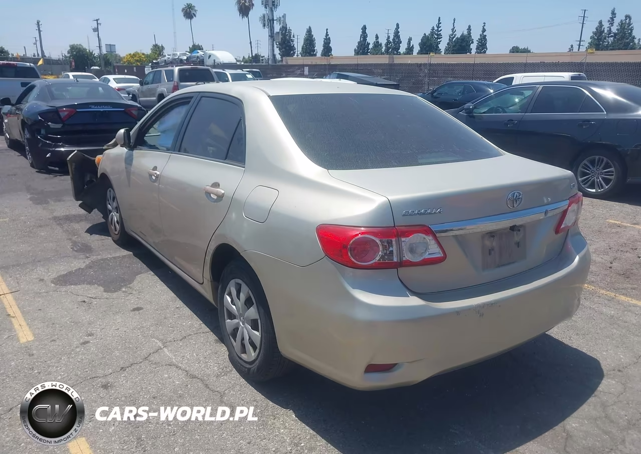 2011 Toyota Corolla Le VIN:2T1BU4EEXBC580035 - 3