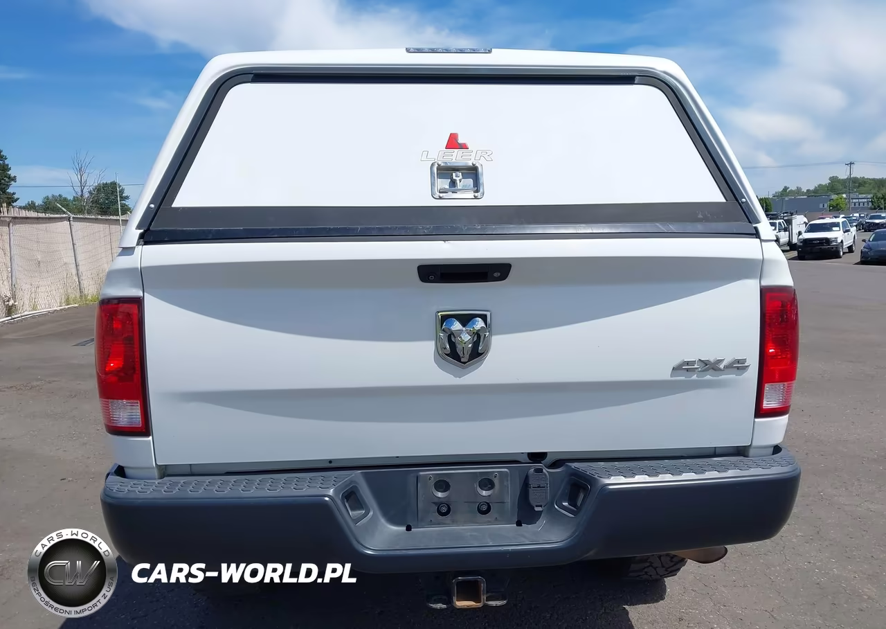 2018 Ram 3500 Tradesman 4X4 6'4 Box VIN:3C63R3CT0JG410084 - 16