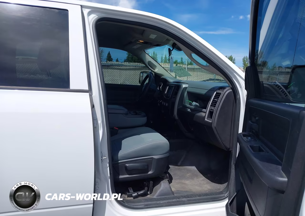 2018 Ram 3500 Tradesman 4X4 6'4 Box VIN:3C63R3CT0JG410084 - 5