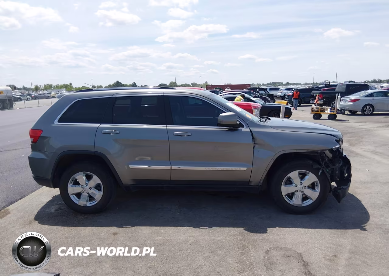 2013 Jeep Grand Cherokee Laredo VIN:1C4RJFAG9DC547839 - 14