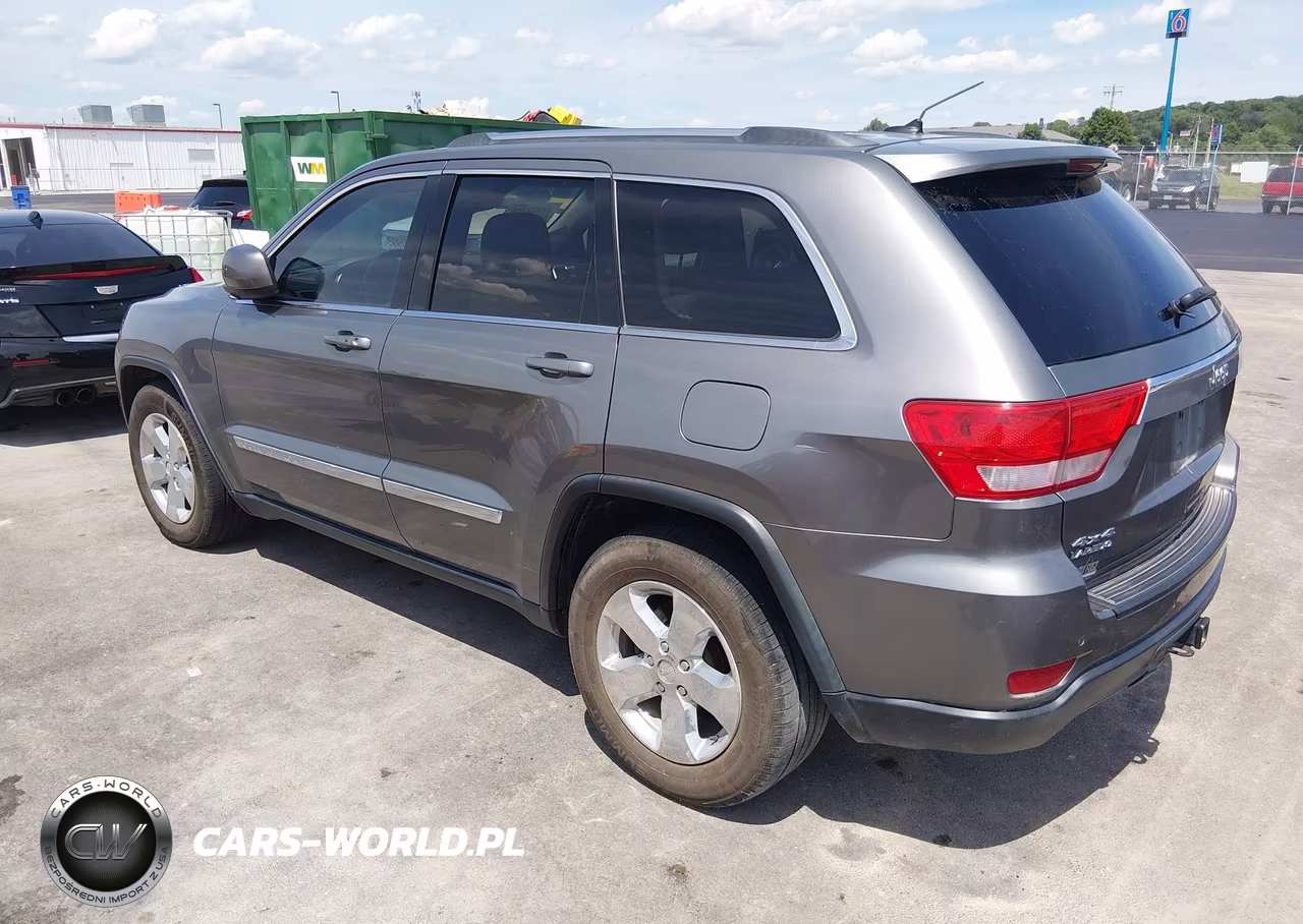 2013 Jeep Grand Cherokee Laredo VIN:1C4RJFAG9DC547839 - 3