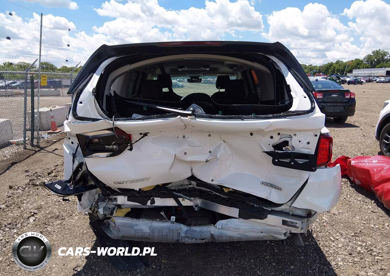 2026 Honda Odyssey Touring VIN:5FNRL6H82TB030053 - 17
