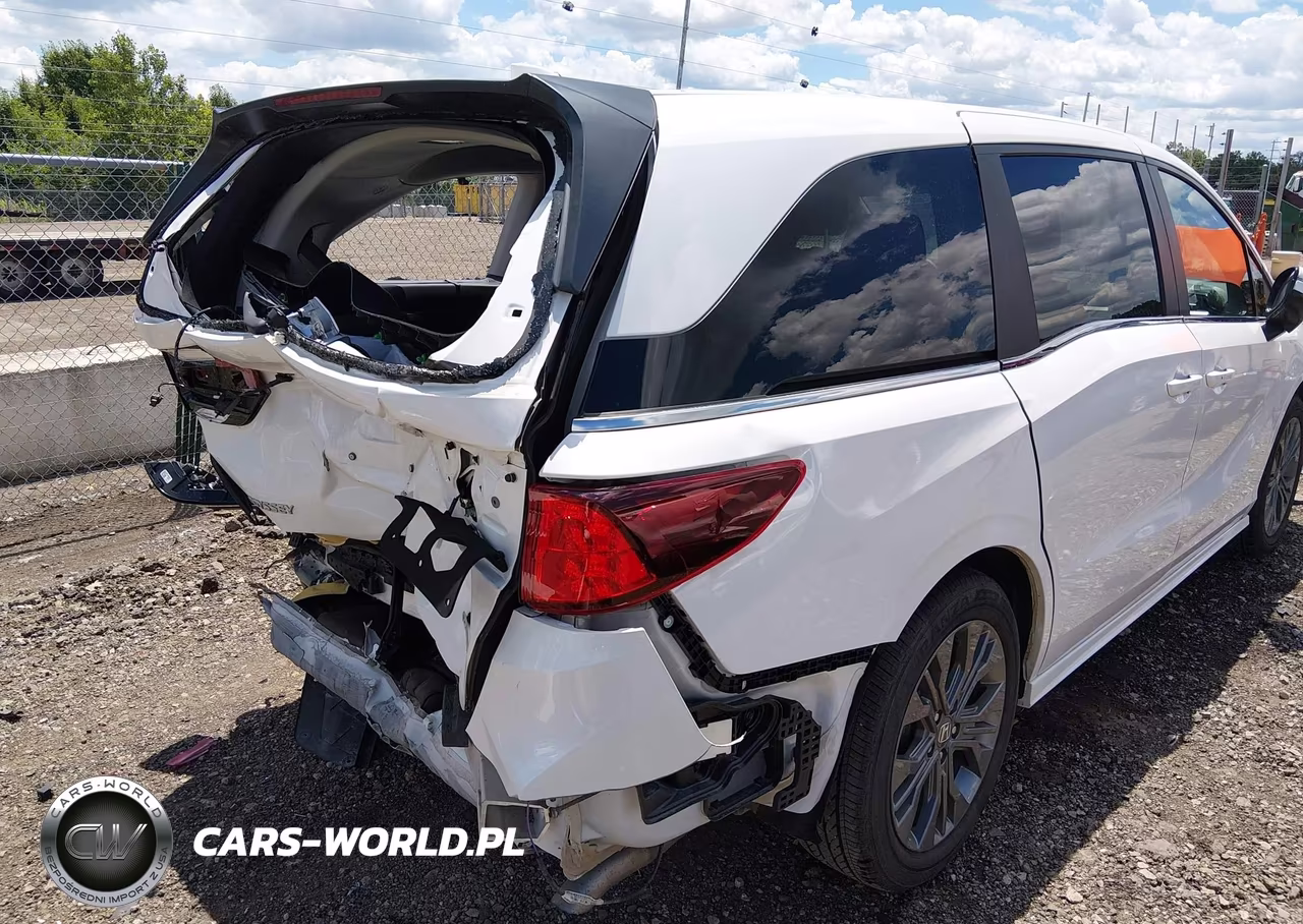2026 Honda Odyssey Touring VIN:5FNRL6H82TB030053 - 19
