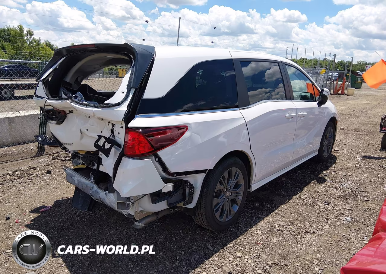 2026 Honda Odyssey Touring VIN:5FNRL6H82TB030053 - 4