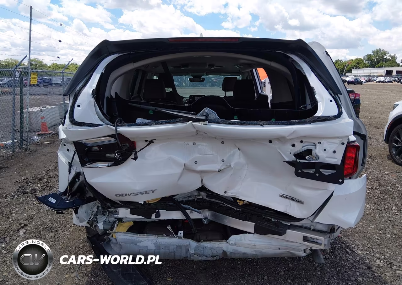 2026 Honda Odyssey Touring VIN:5FNRL6H82TB030053 - 6