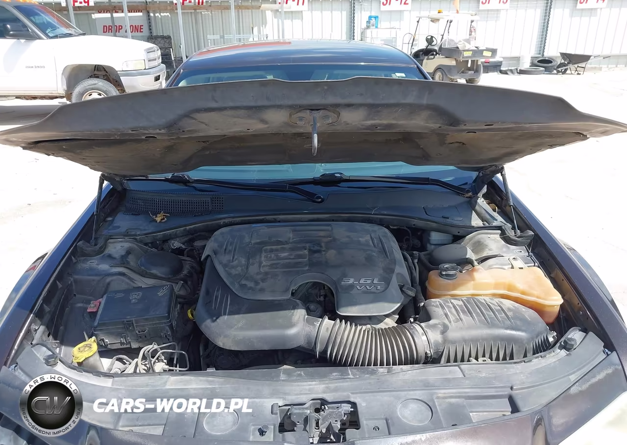 2012 Chrysler 300 VIN:2C3CCAAG4CH165706 - 10
