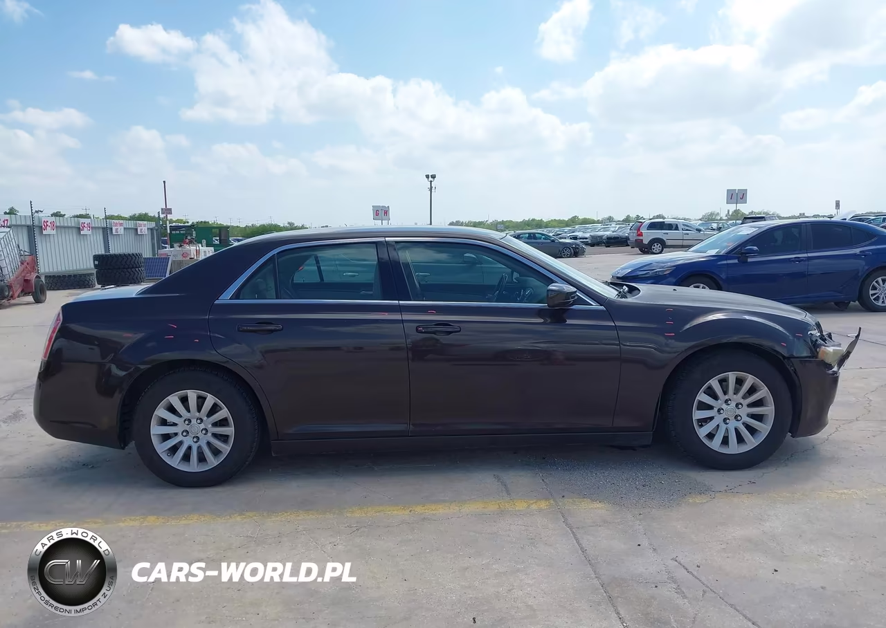 2012 Chrysler 300 VIN:2C3CCAAG4CH165706 - 14