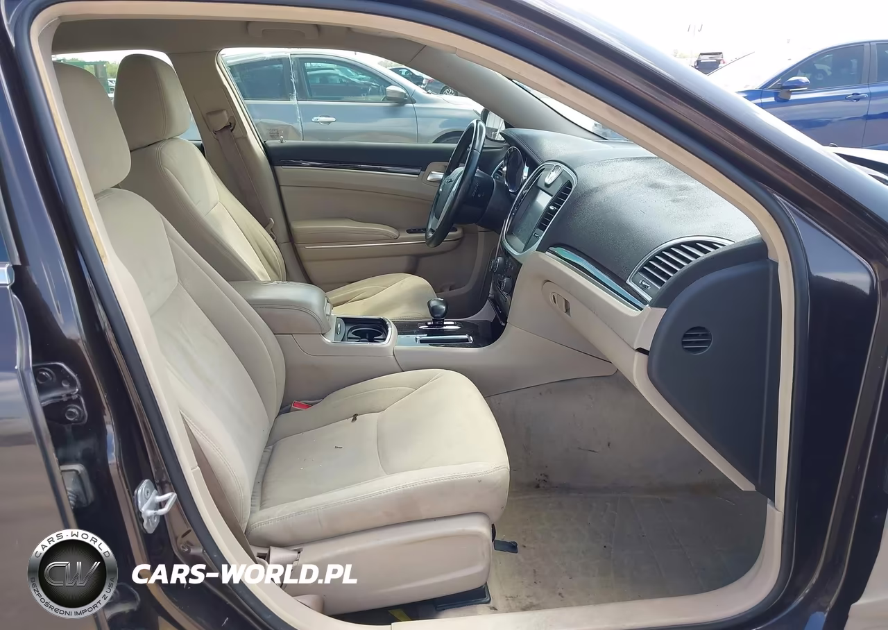 2012 Chrysler 300 VIN:2C3CCAAG4CH165706 - 5