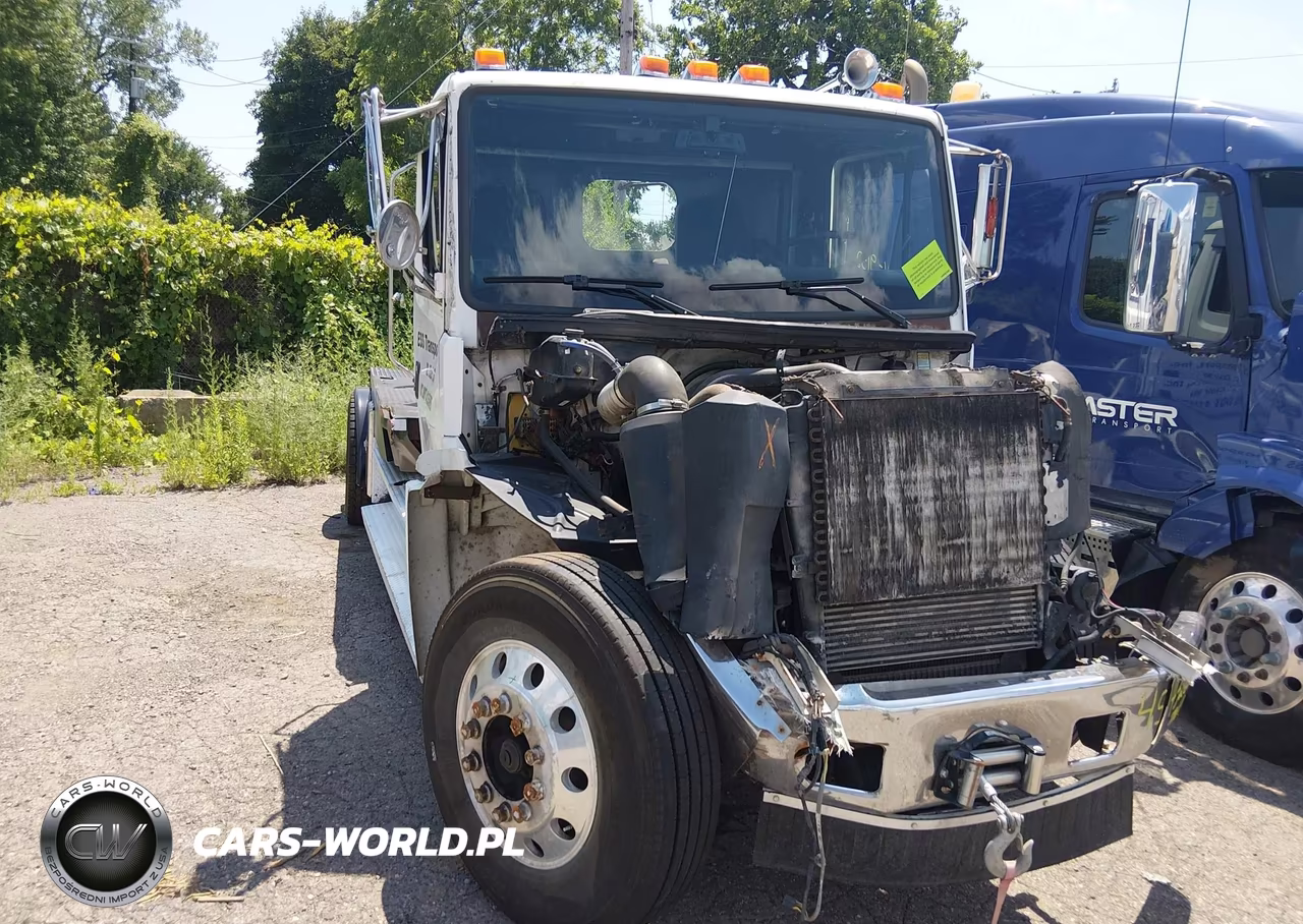 1998 Freightliner Medium Conventional Fl70 – zdjęcie 1 z 15