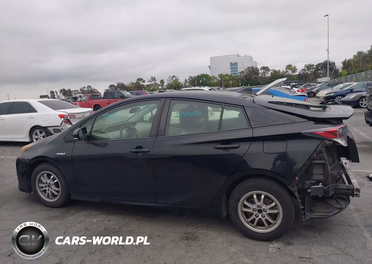 2017 Toyota Prius Three VIN:JTDKARFU3H3047649 - 15