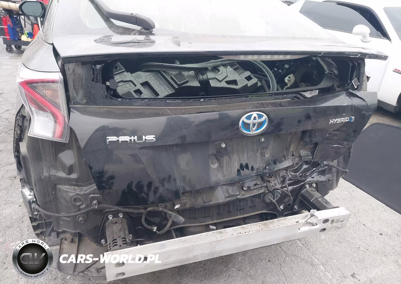 2017 Toyota Prius Three VIN:JTDKARFU3H3047649 - 6