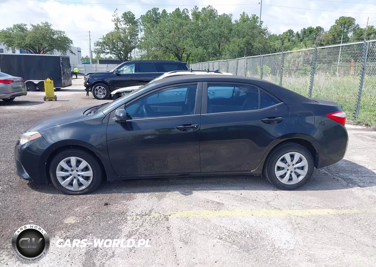 2015 Toyota Corolla Le VIN:2T1BURHE3FC473407 - 14