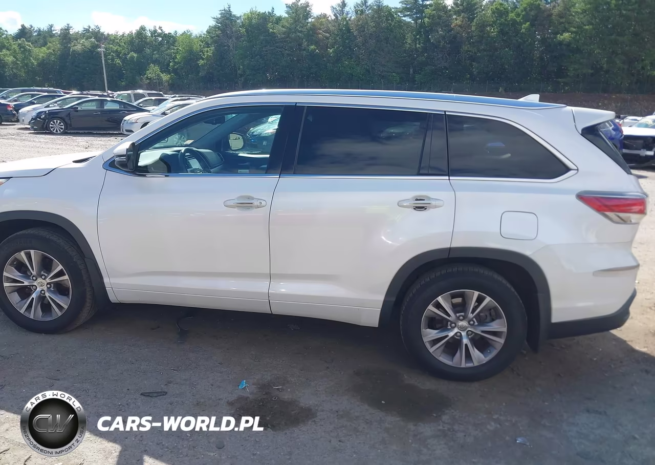 2015 Toyota Highlander Xle V6 VIN:5TDJKRFH4FS192576 - 14