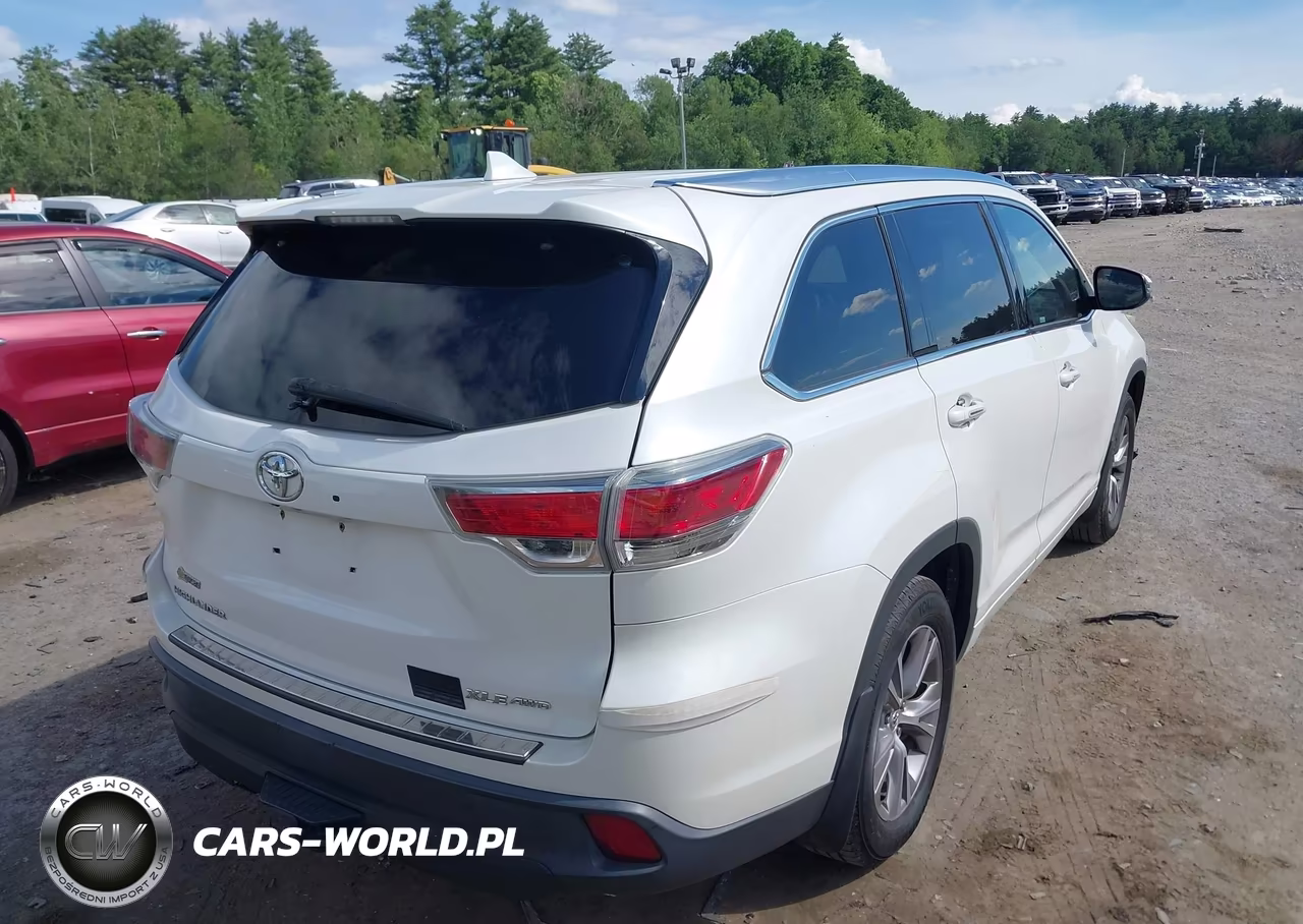 2015 Toyota Highlander Xle V6 VIN:5TDJKRFH4FS192576 - 4