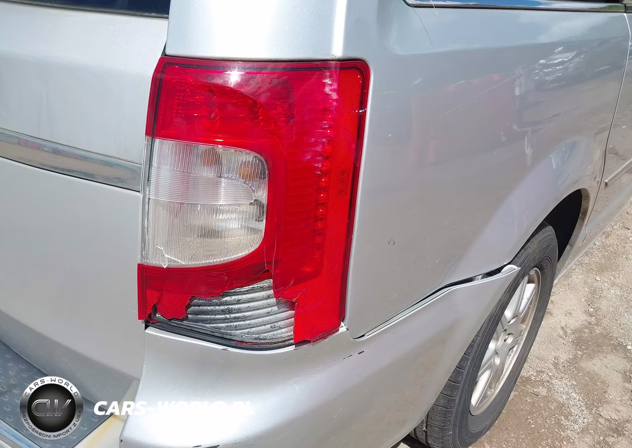 2012 Chrysler Town & Country Touring VIN:2C4RC1BG0CR309086 - 11