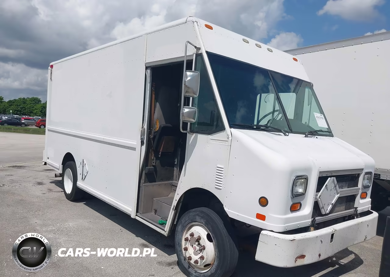 2000 Freightliner Chassis M Line Walk-In Van