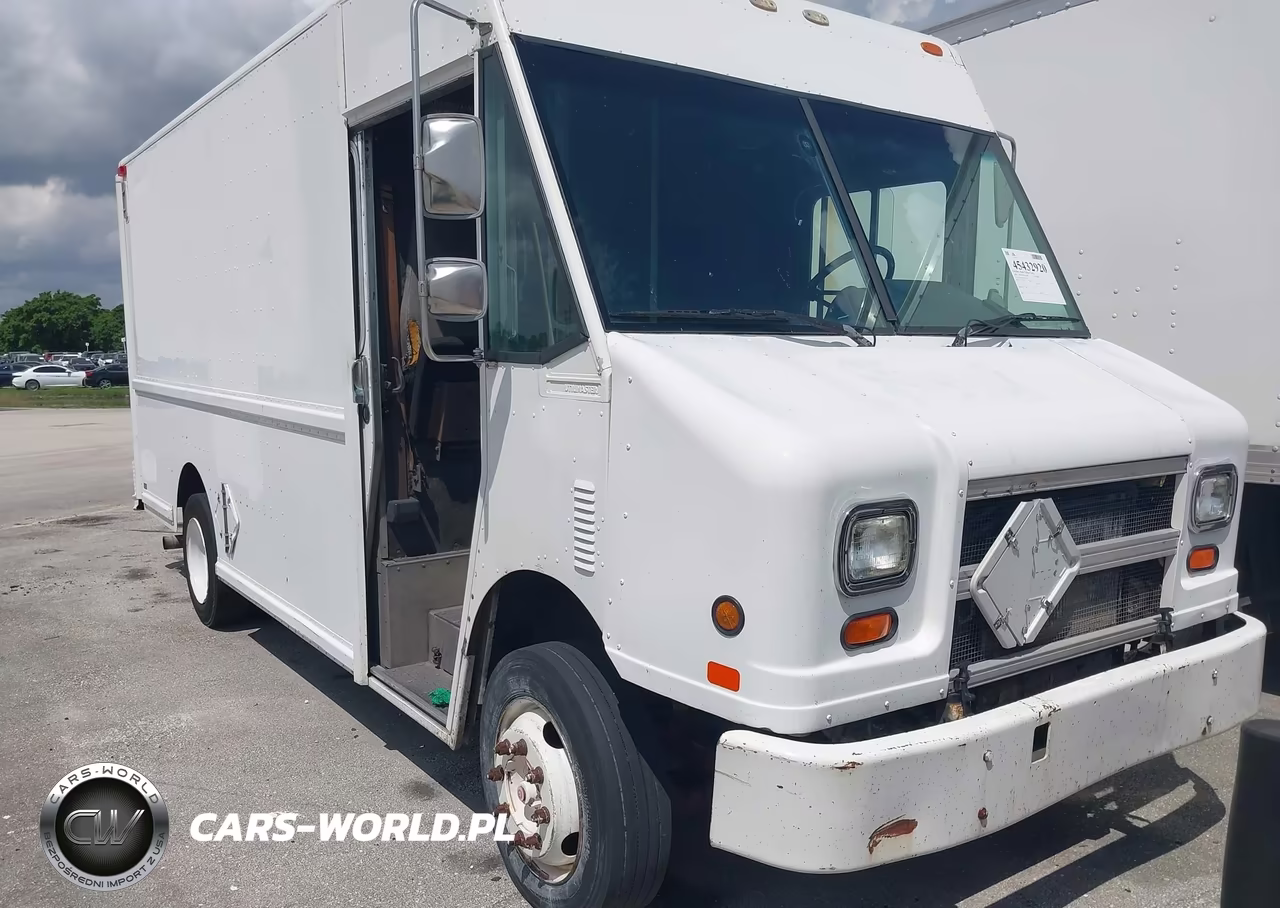 2000 Freightliner Chassis M Line Walk-In Van VIN:4UZA4FA48YCG41533 - 11