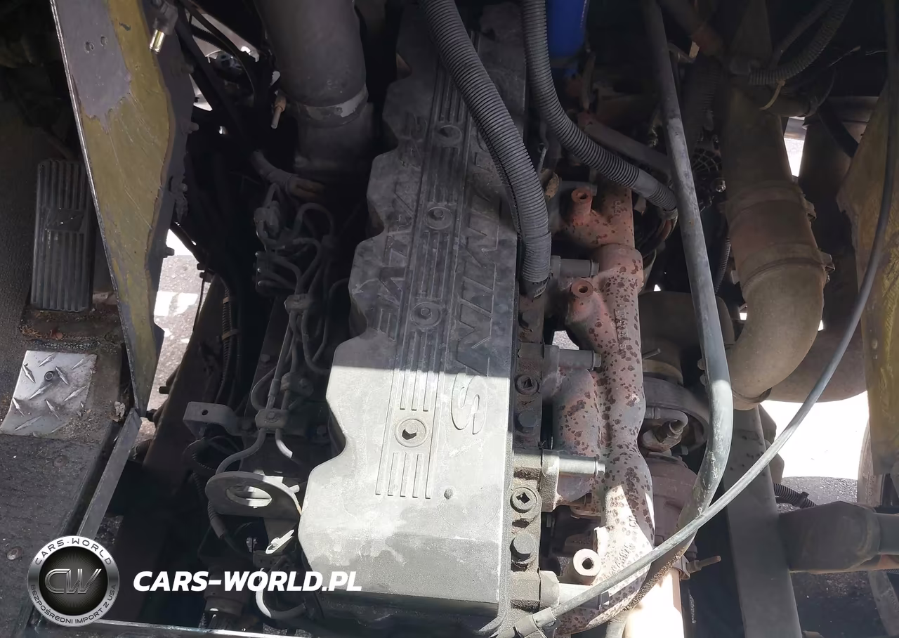 2000 Freightliner Chassis M Line Walk-In Van VIN:4UZA4FA48YCG41533 - 9