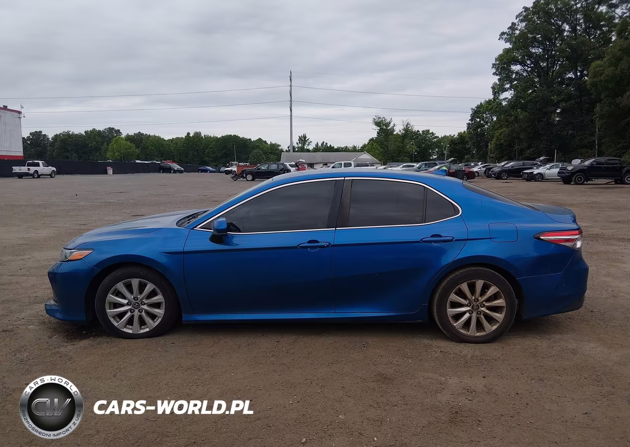 2019 Toyota Camry Le VIN:4T1B11HK2KU255113 - 13