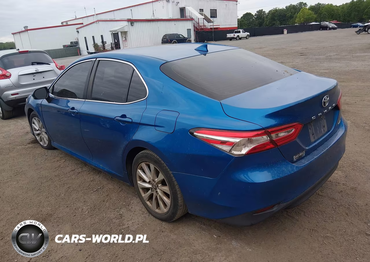 2019 Toyota Camry Le VIN:4T1B11HK2KU255113 - 3