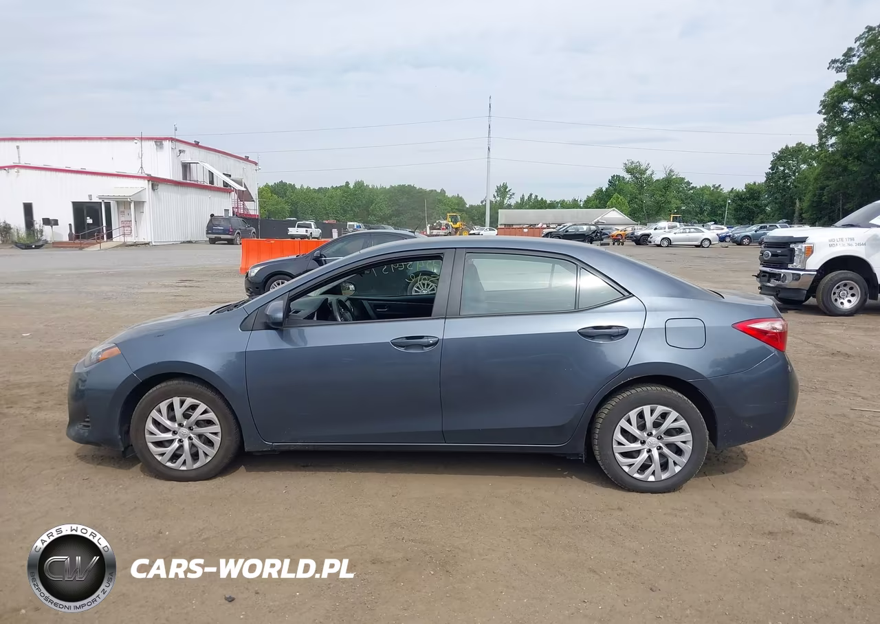 2018 Toyota Corolla Le VIN:2T1BURHE1JC974255 - 14