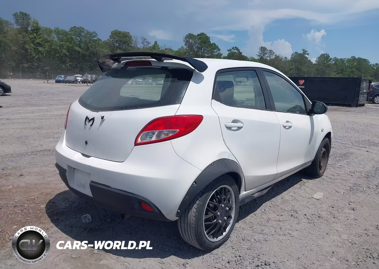 2011 Mazda Mazda2 Sport VIN:JM1DE1HZ7B0110087 - 4