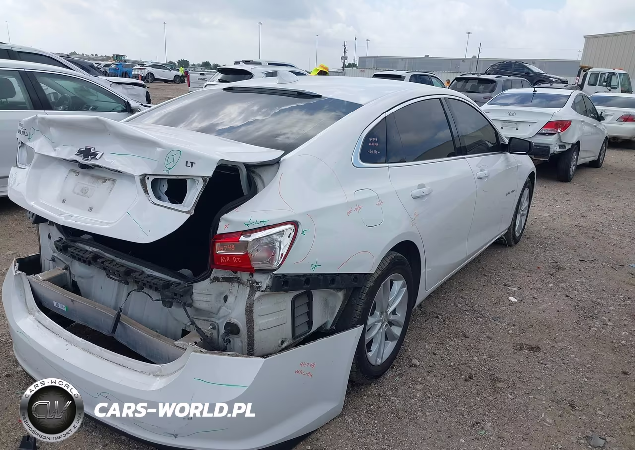 2018 Chevrolet Malibu Lt VIN:1G1ZD5ST6JF208035 - 4